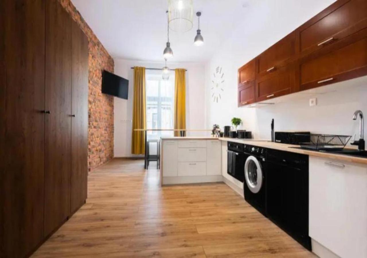 Spacious City Center Family Apartments คราคูฟ ภายนอก รูปภาพ