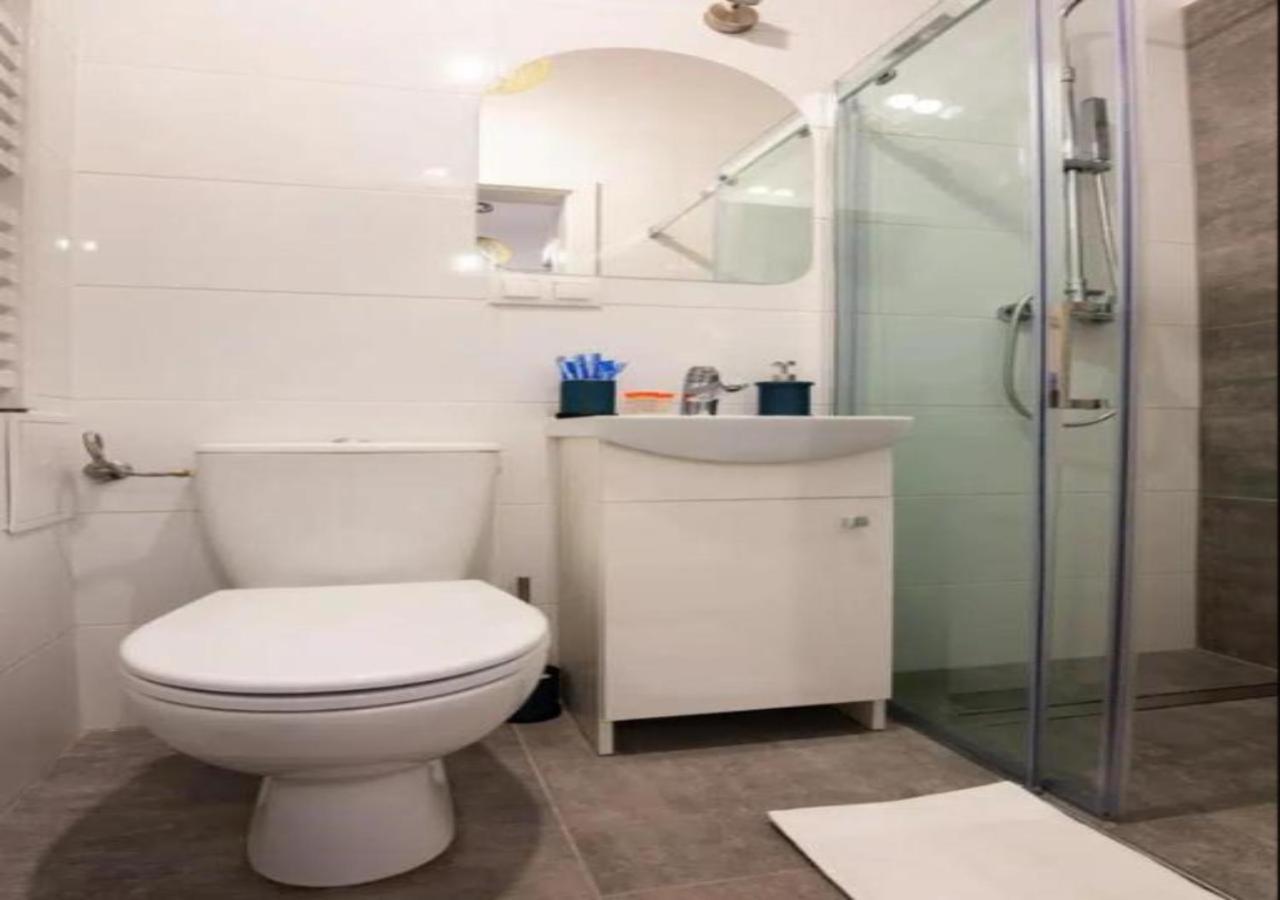 Spacious City Center Family Apartments คราคูฟ ภายนอก รูปภาพ