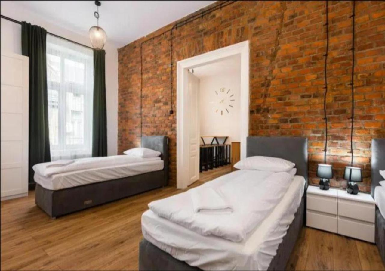 Spacious City Center Family Apartments คราคูฟ ภายนอก รูปภาพ